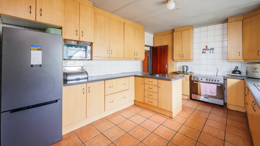 5 Bedroom Property for Sale in Napier Western Cape